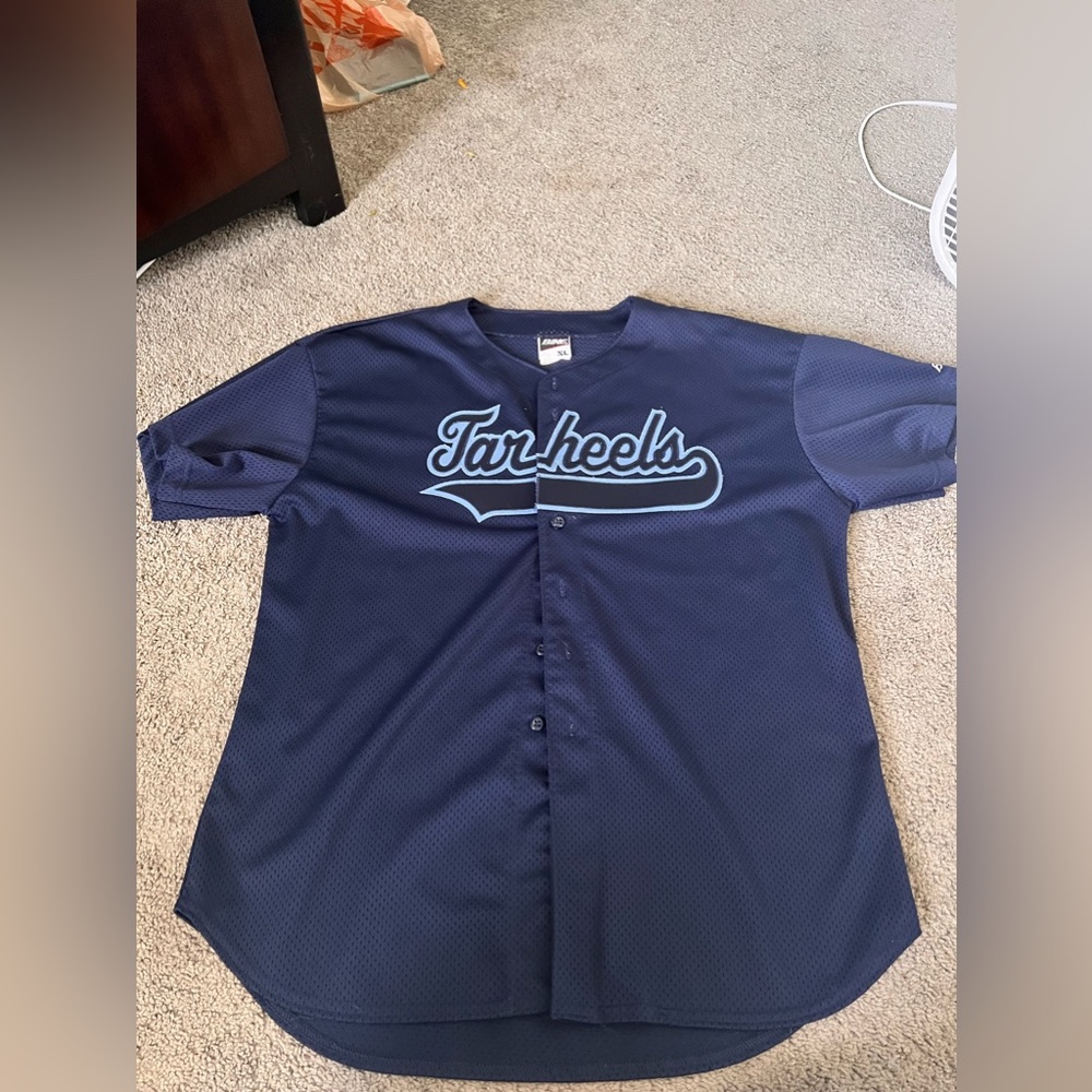 Shirt/jersey style